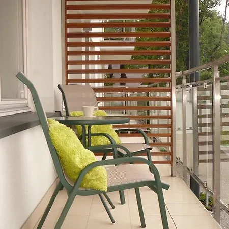 Charisma زاكوباني